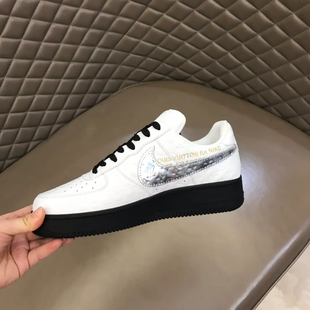 lMen's shoes 💰p440 "*OUIS *UITTO*" x OFF-WHITE x Nike tripartite collaboration! Trendy and cool men's casual sports shoes with unrivaled color matching. The design idea basically continues the style of THE TEN. The Swoosh line and tongue label have a very familiar visual effect and are both fashionable and trendy! A must-have for fashionistas! The effect on your feet is absolutely stunning! Size: 38-45